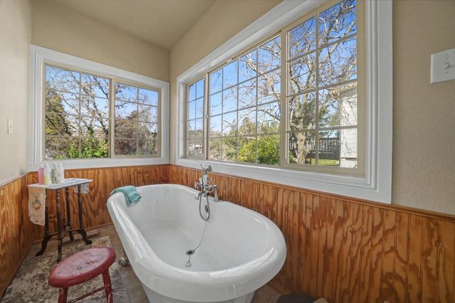 515 N Main St, Jackson, CA 95642