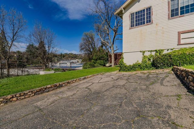 515 N Main St, Jackson, CA 95642