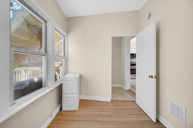 4437 N Drake Avenue 1, Chicago, IL 60625