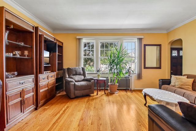 2842 N Mont Clare Avenue, Chicago, IL 60634