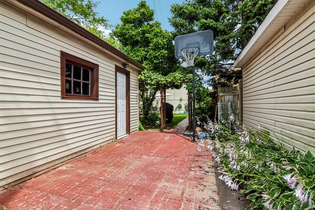 2842 N Mont Clare Avenue, Chicago, IL 60634