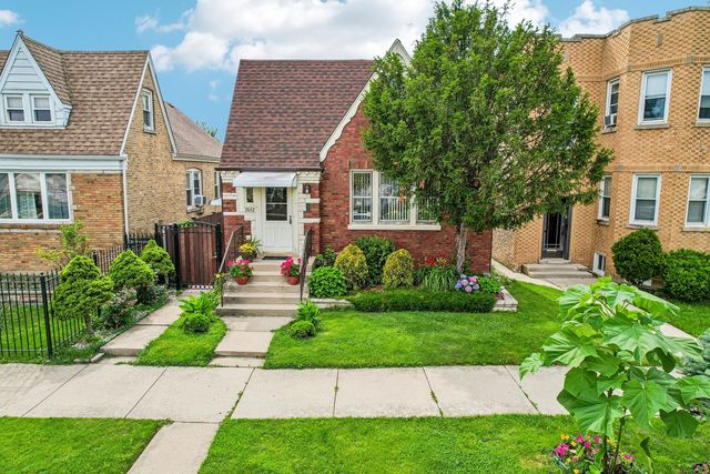 2842 N Mont Clare Avenue, Chicago, IL 60634