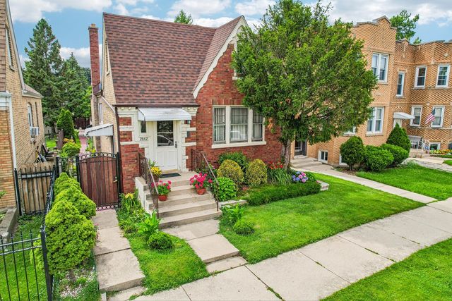 2842 N Mont Clare Avenue, Chicago, IL 60634