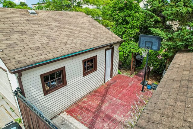 2842 N Mont Clare Avenue, Chicago, IL 60634