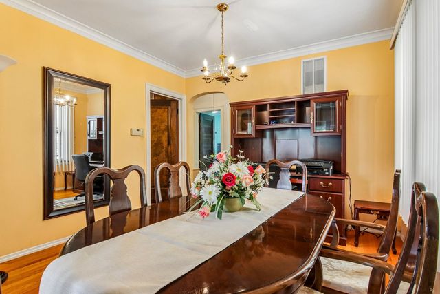 2842 N Mont Clare Avenue, Chicago, IL 60634