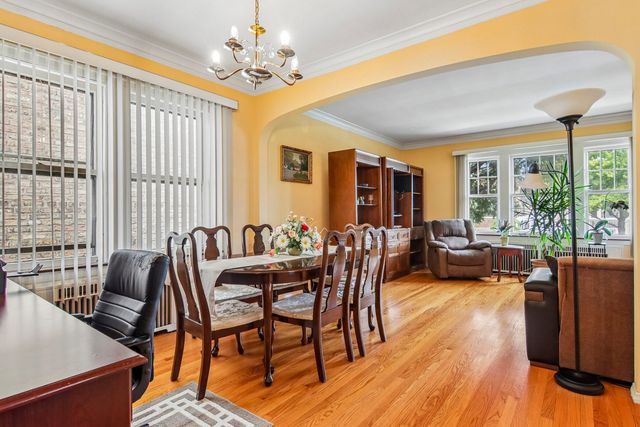 2842 N Mont Clare Avenue, Chicago, IL 60634