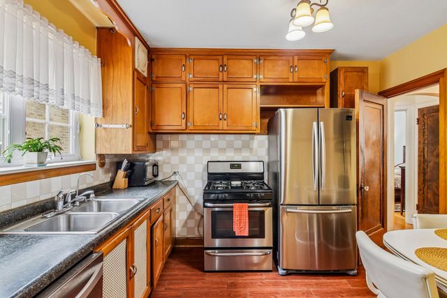 2842 N Mont Clare Avenue, Chicago, IL 60634