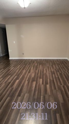 7031 W Lone Oak Street, Springfield, MO 65803
