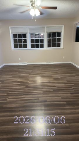 7031 W Lone Oak Street, Springfield, MO 65803