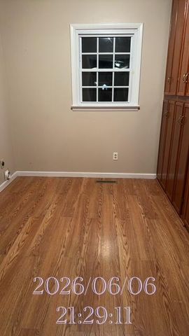7031 W Lone Oak Street, Springfield, MO 65803