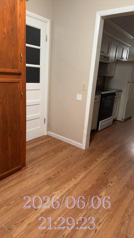7031 W Lone Oak Street, Springfield, MO 65803