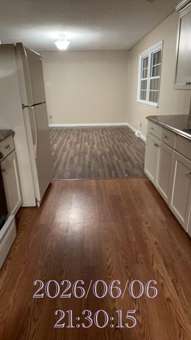 7031 W Lone Oak Street, Springfield, MO 65803