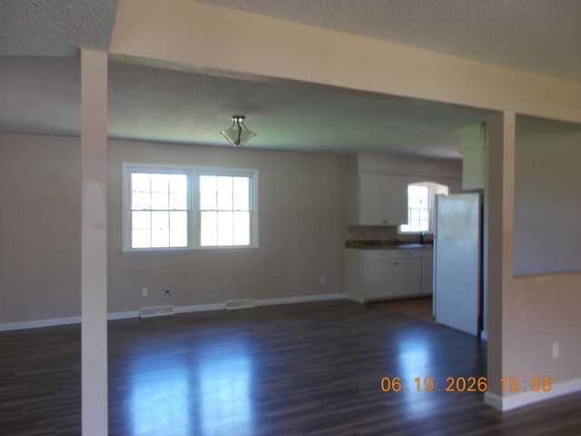 7031 W Lone Oak Street, Springfield, MO 65803