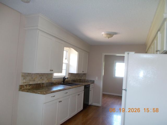 7031 W Lone Oak Street, Springfield, MO 65803