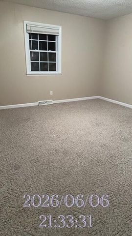 7031 W Lone Oak Street, Springfield, MO 65803