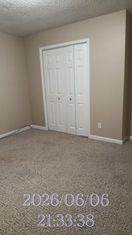 7031 W Lone Oak Street, Springfield, MO 65803