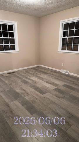 7031 W Lone Oak Street, Springfield, MO 65803