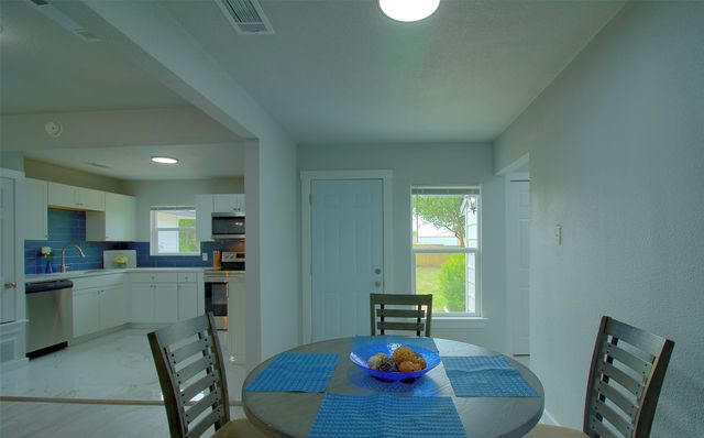 7325 Aberdeen Drive, Fort Worth, TX 76116