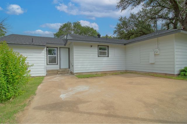7325 Aberdeen Drive, Fort Worth, TX 76116