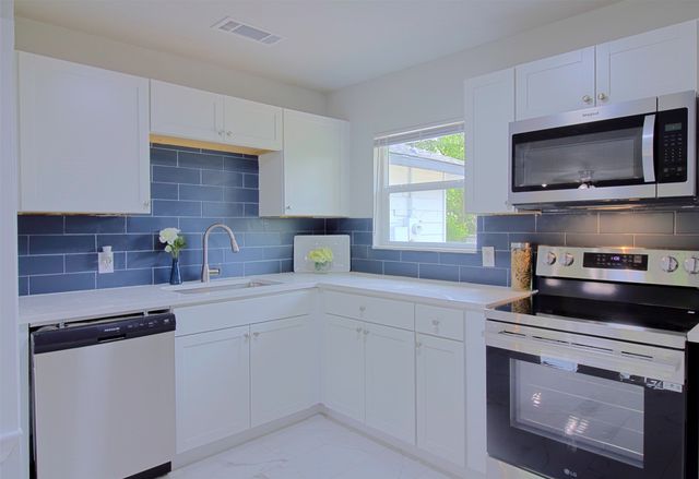 7325 Aberdeen Drive, Fort Worth, TX 76116