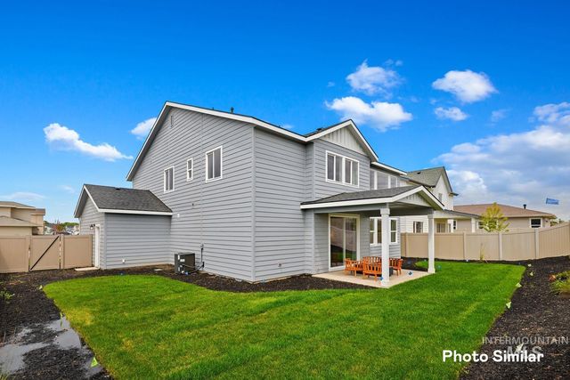 5560 E Bridal Veil Falls Dr, Nampa, ID 83686