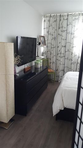 1075 93rd St 206, Bay Harbor Islands, FL 33154