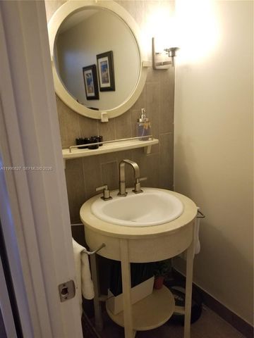 1075 93rd St 206, Bay Harbor Islands, FL 33154