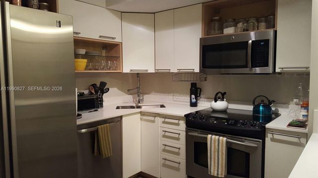 1075 93rd St 206, Bay Harbor Islands, FL 33154