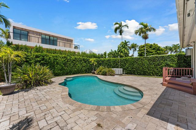 8934 Emerson Avenue, Surfside, FL 33154