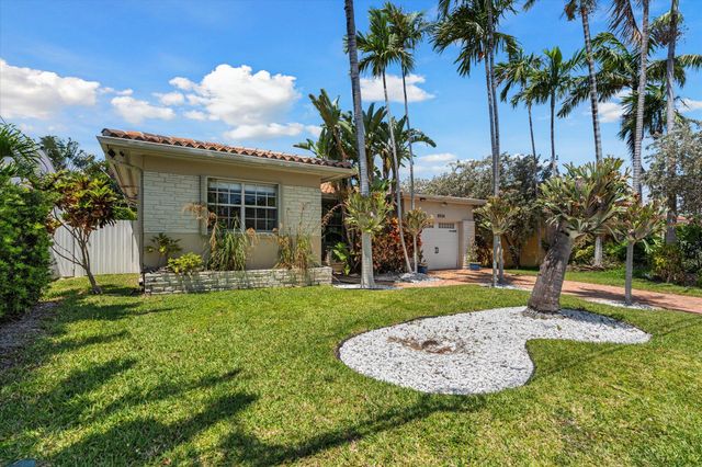 8934 Emerson Avenue, Surfside, FL 33154