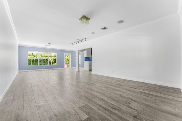 8934 Emerson Avenue, Surfside, FL 33154