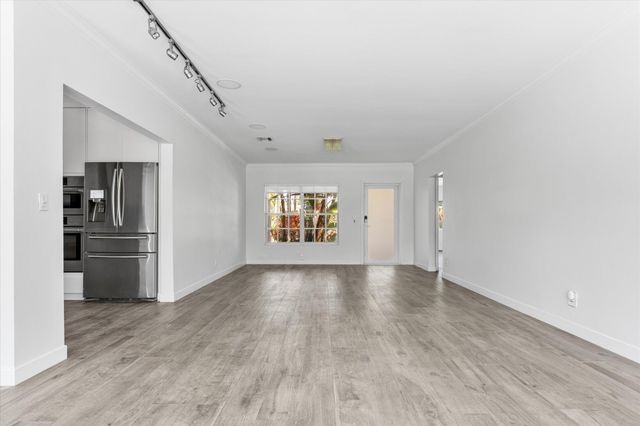 8934 Emerson Avenue, Surfside, FL 33154