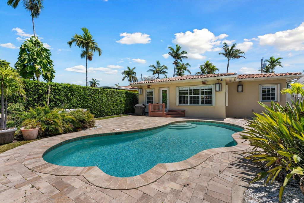 8934 Emerson Avenue, Surfside, FL 33154