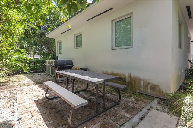 523 NE 68th St 1, Miami, FL 33138
