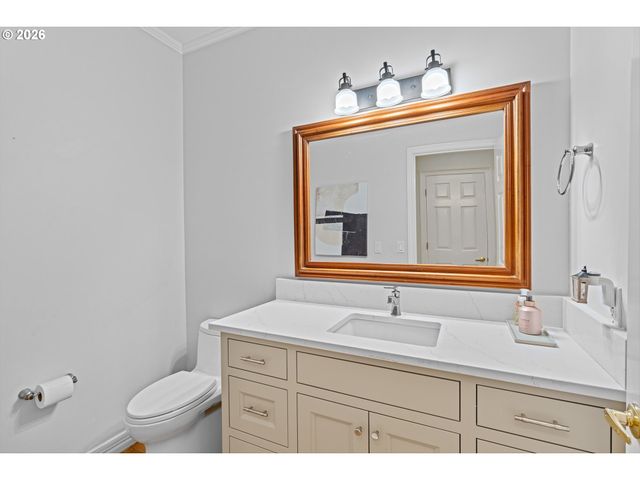 16193 MATTHEW Ct, Lake Oswego, OR 97034