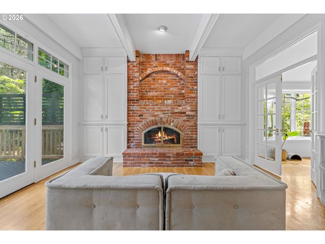 16193 MATTHEW Ct, Lake Oswego, OR 97034