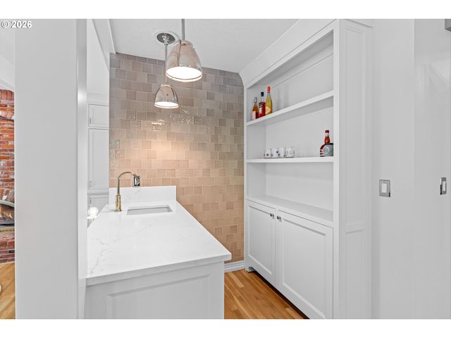 16193 MATTHEW Ct, Lake Oswego, OR 97034