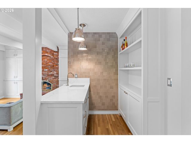 16193 MATTHEW Ct, Lake Oswego, OR 97034
