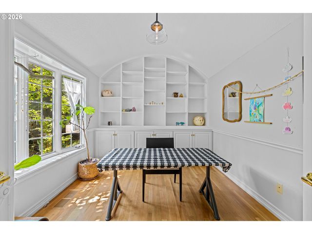 16193 MATTHEW Ct, Lake Oswego, OR 97034
