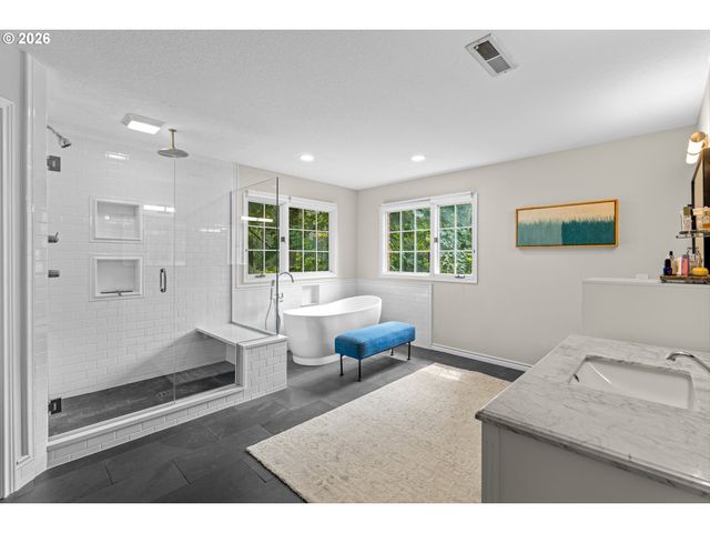 16193 MATTHEW Ct, Lake Oswego, OR 97034