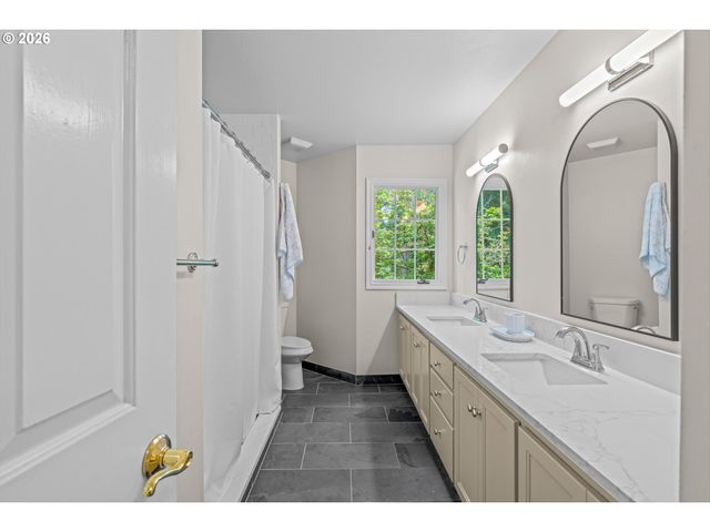 16193 MATTHEW Ct, Lake Oswego, OR 97034