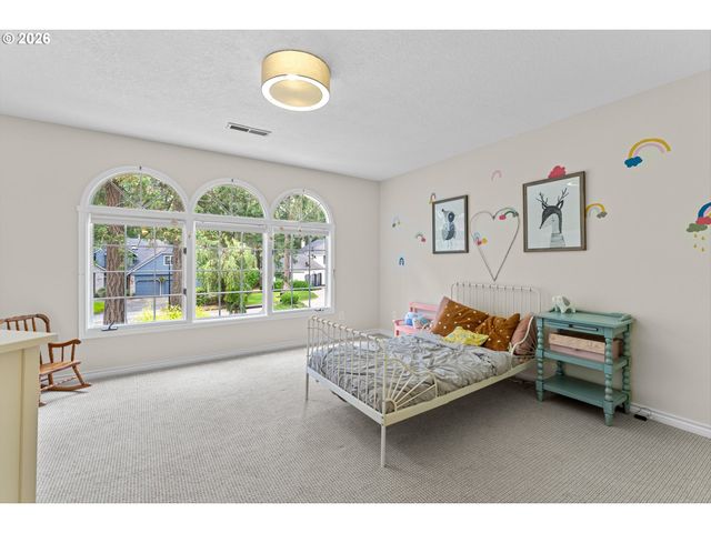 16193 MATTHEW Ct, Lake Oswego, OR 97034