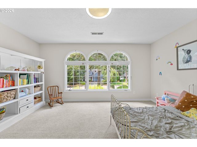 16193 MATTHEW Ct, Lake Oswego, OR 97034