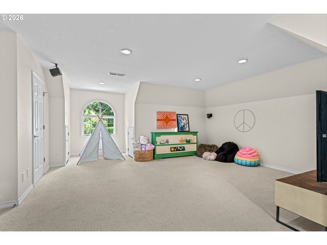16193 MATTHEW Ct, Lake Oswego, OR 97034