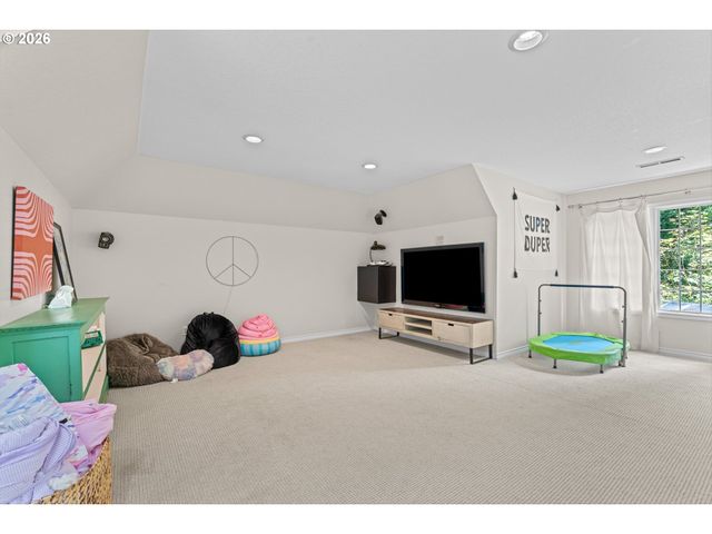 16193 MATTHEW Ct, Lake Oswego, OR 97034