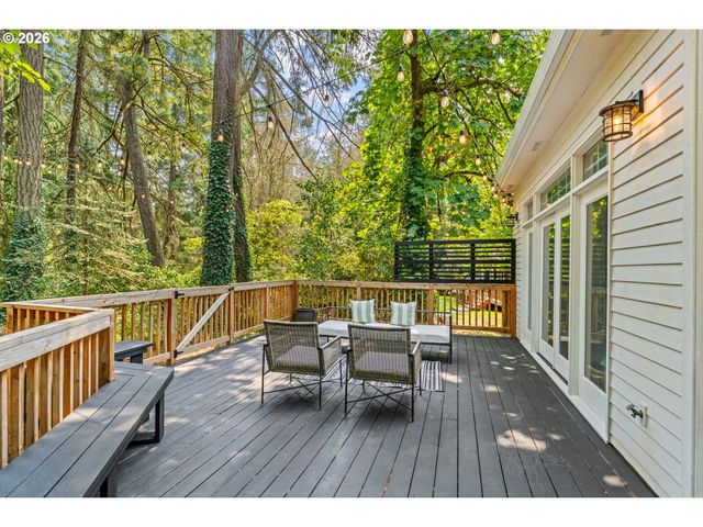 16193 MATTHEW Ct, Lake Oswego, OR 97034