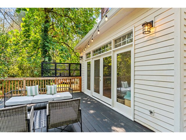 16193 MATTHEW Ct, Lake Oswego, OR 97034