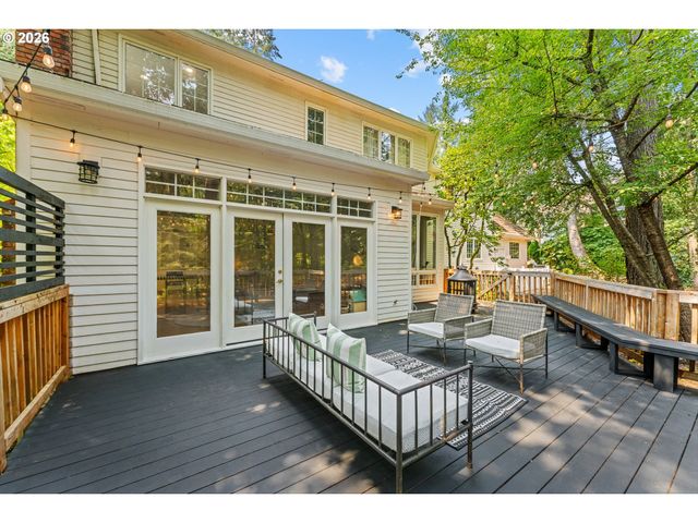 16193 MATTHEW Ct, Lake Oswego, OR 97034