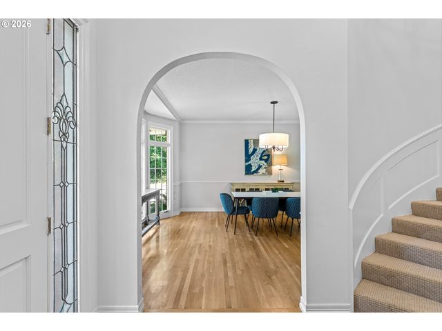16193 MATTHEW Ct, Lake Oswego, OR 97034