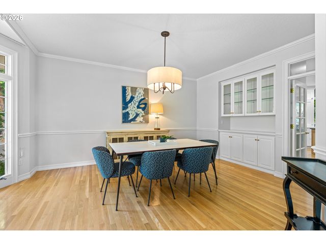 16193 MATTHEW Ct, Lake Oswego, OR 97034